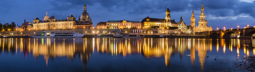 Fototapeta na wymiar Evening panorama of Dresden, Saxony, Germany