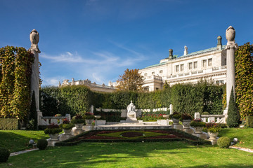 Volksgarten Wien mit Burgtheater
