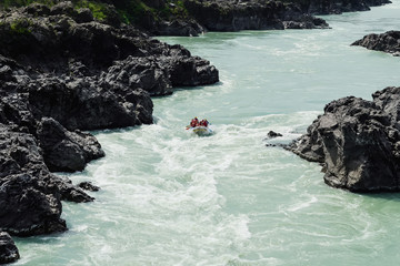 WHITE WATER RAFTING TEAM IN BRIGHT SUNLIGHT, PASTAZA RIVER, ECUADOR, SANGAY NATIONAL PARK