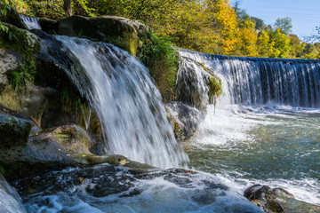 Fototapeta na wymiar Idylle am Wasser im Herbst - Landschaft