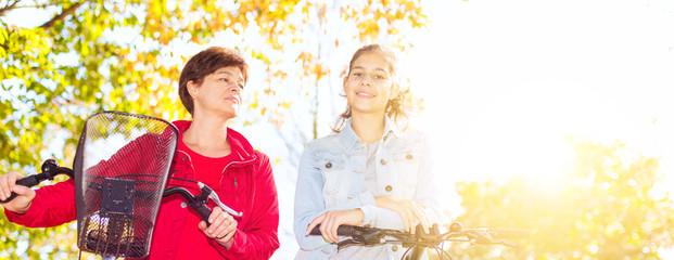 Obraz premium Mutter und Tochter (Herbst)