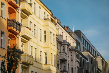 Fototapeta na wymiar houses in a row at berlin