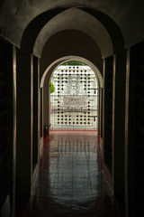 Fototapeta premium Bogengang mit Buddha