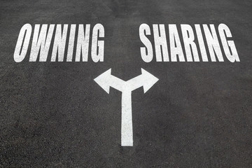 Fototapeta premium Owning vs sharing choice concept