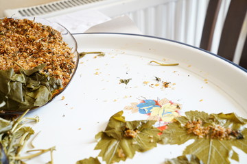 Mothers who make leaves in the kitchen.