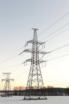 Line high-voltage transmission