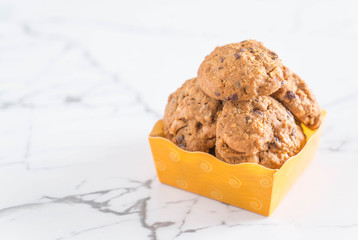 chocolate and cashew nut cookies