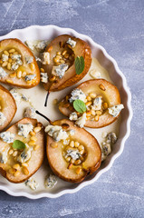 Baked pears with nuts