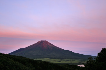 忍野村二十曲峠から赤富士