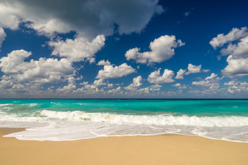 Fototapeta na wymiar Greek sandy beach
