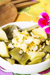 green beans with potatoes and egg