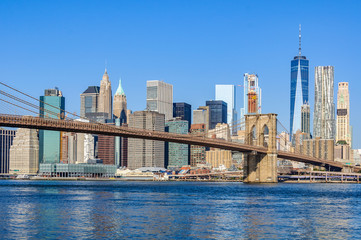 Fototapeta premium Lower Manhattan Skyline from Dumbo, NYC, USA