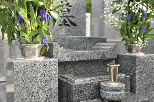 お墓
