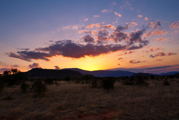 Sonnenuntergang im Tsavo Ost Nationalpark, Kenia