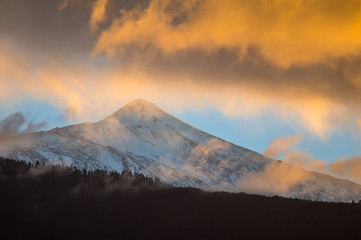 Fototapeta na wymiar Sunset sky over volcano Teide