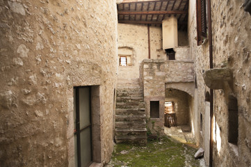 Fototapeta na wymiar borgo di paese in Italia