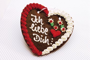 Gingerbread heart - I love you (German: Ich liebe dich)