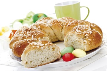 Easter table setting with Hefekranz, German pastry