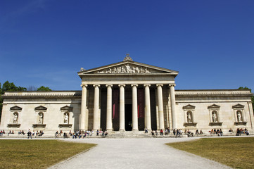 Glyptothek, Koenigsplatz (King's Square), Munich, Bavaria, Germany, Europe