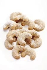 Vanillekipferl biscuits with icing sugar