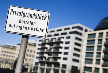 Obraz premium Privatgrundstueck, sign marking private property in Berlin-Mitte, Berlin, Germany, Europe