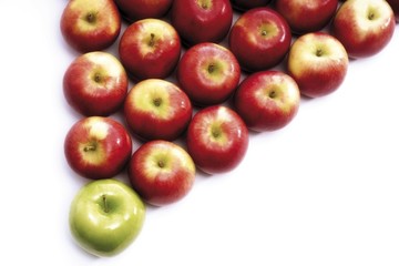 Apples arranged in a triangle