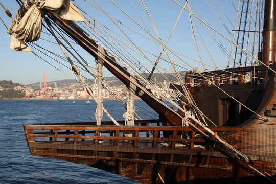 gale&oacute;n de la armada espa&ntilde;ola del siglo XVII en Vigo, Spain similar a los que participaron en la batalla de rande