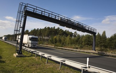 Obraz premium Lorry at a toll control station on a German motorway