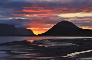Summer sunset in the westfjords of Iceland.

Summer sunset in the westfjords of Iceland.


