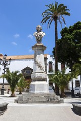 Fototapeta na wymiar Bust of Columbus, Plaza de San Francisco, historic town centre of Las Palmas, Gran Canaria, Canary Islands, Spain, Europe