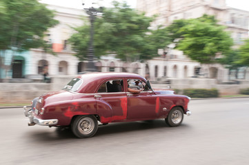 Fototapeta na wymiar Old classic car in streets of Havana.