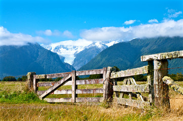 Old Farm Gate & Mt Cook