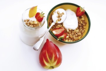 Muesli with yoghurt and fruit