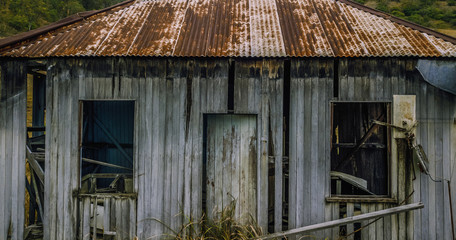 Fototapeta na wymiar Abandoned outback farming shed in Queensland