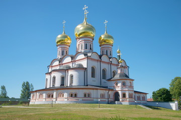 Fototapeta na wymiar The Cathedral of the Icon of the Mother of God of Iverskaya close-up on a sunny July day. Valdai Iversky Bogoroditsky Monastery, Russia