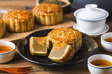 The popular mid-autumn festival is celebrated by Chinese all over the world / Mooncake Festival / Usually after reunion dinner,mooncake are served with hot Chinese tea and children playing lanterns
