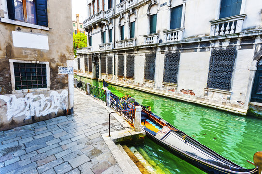 Canal- the street in Venice