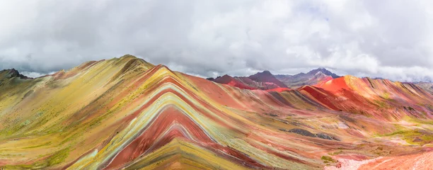 Schapenvacht deken met patroon Vinicunca Vinicunca of Rainbow Mountain, Pitumarca, Peru