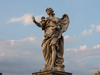 Naklejka premium The Mausoleum of Hadrian, sculpture on the bridge