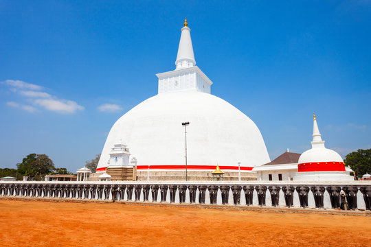 Ruwanwelisaya stupa in Anuradhapura, Sri Lanka