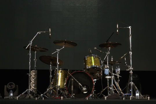 audio stage drums