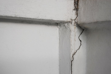The walls were cracks from the subsidence can mean danger.