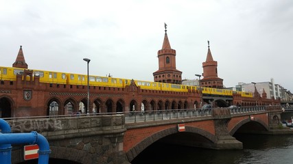 Berlin Oberbaumbrücke métro