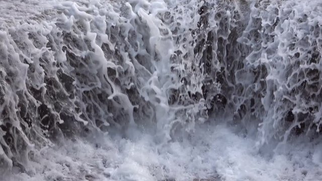 Lechfall mit Stauwehr bei F&uuml;ssen, Bergbach, Bauwerk, Schwaben, Allg&auml;u, 4K