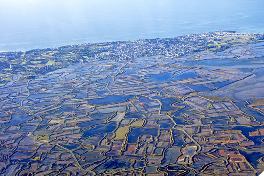 Vol sur la cote atlantique, estuaire de la Loire et marais salant gu&eacute;rande saint nazaire et la baule