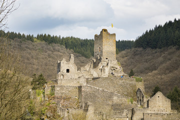 Obraz premium Castle Manderscheid Ruin, Eifel, Germany