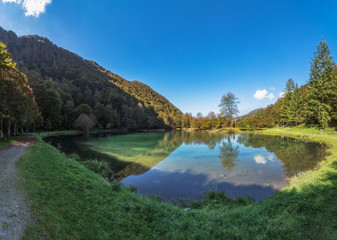 Fototapeta na wymiar Lac de Bethmale (Ariège, Pyrénées) 