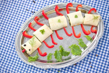 Lustige Raupe zum Essen. Kinderessen.
