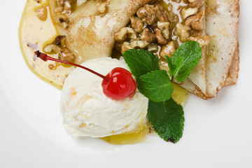 Ice cream with honey