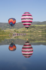 Fototapeta premium hotair balloon reflection